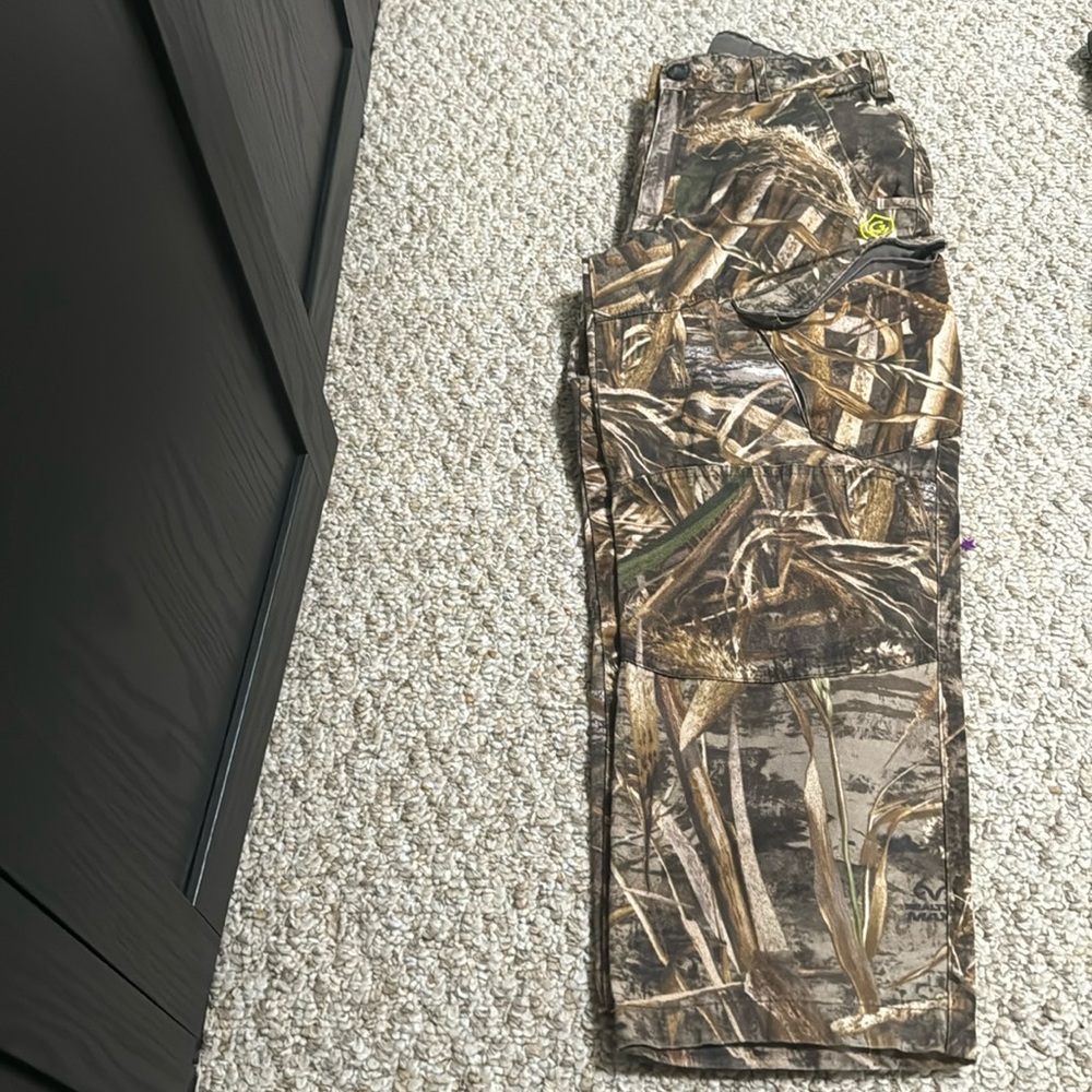Game Winner youth cargo hunting pants